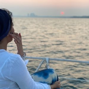 Meet your Posher, Hira